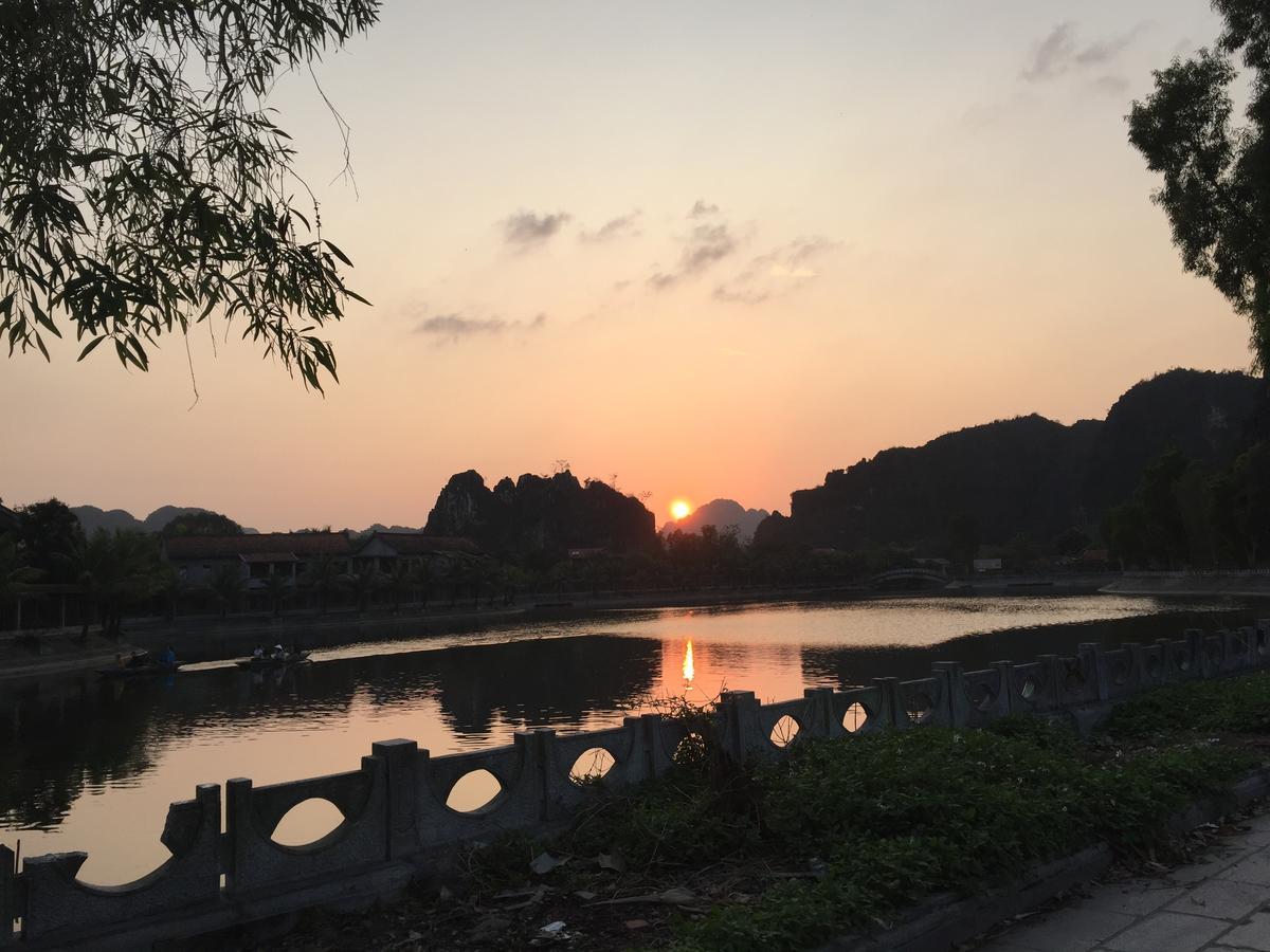 Tam Coc River View Homestay Нин Бин Екстериор снимка